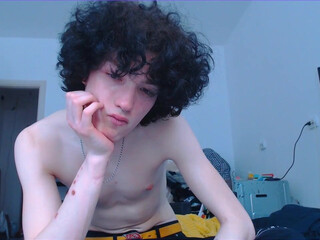 miashopper2 shy babe fucks her cunt with a sex toy