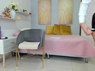 michelle_roberts_ busty latina massages nipples