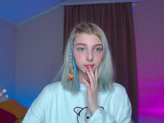 little__kittyy_ played with tits