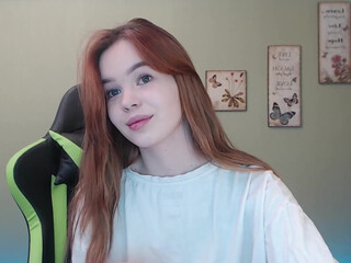 horny_evelyn cute chick fucked in her cunt