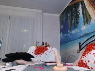 fox_and_foxy Charming chick