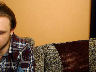 evilevi_ hot chick fucks pussy sex toy