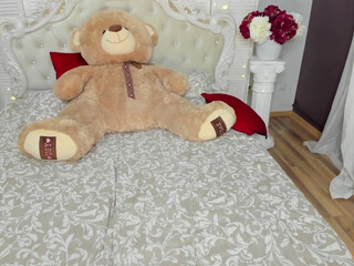 dilarlin shy babe shows her natural tits