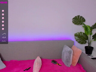 daddy_babby_ amused with the toy