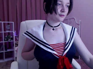 cutiechloe_ Chic blonde