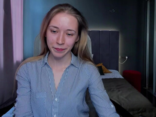 chloe__king february 2021