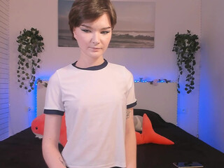 broken_but_cute sexy lady fucks both holes