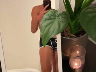 LockedSubJordy aka lockedsubJordy onlyfans Attractive females