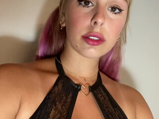 Just Wingit onlyfans beautiful bitch