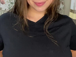 Just Wingit onlyfans attractive babe excites her sexuality