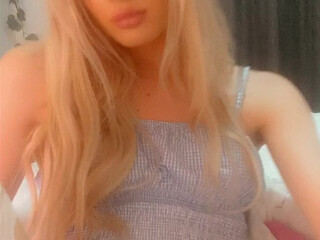 Naomi Anderson onlyfans great girl fucks shaved cunt