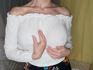 pbbimbo onlyfans jerking on a chair