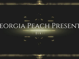 paypeaches hot lady squeezes tits in the kitchen