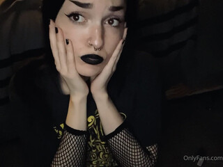 babybeebub wonderful babe cums from a handjob