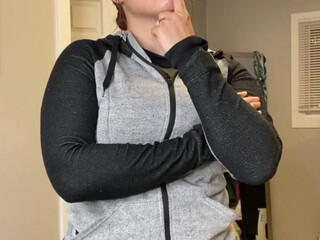 xoxo_t full skin pulls the cap with a phallus