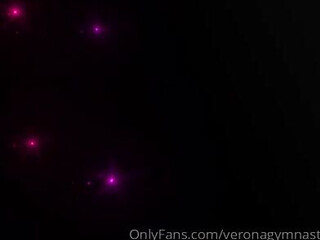 veronagymnast_ busty schoolgirl fingering pussy