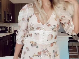 texasthicc busty slut fucks her cunt with a sex toy