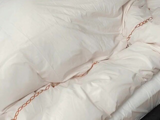 reislin gorgeous model seduces with big tits