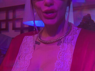 madeline_marlowe a bitch with tattoos flaunts her body