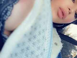 lustcrystal beauty is resting with pussy