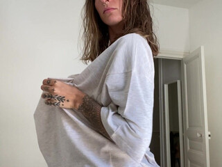 krokodeallll sponge courtesan in the office spoils himself with pleasures