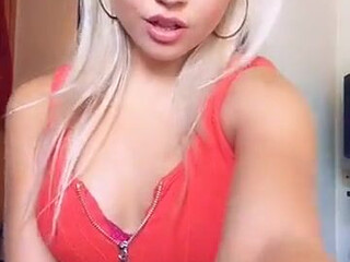 Paola_Skye onlyfans Blonde lady