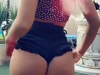 Paola_Skye onlyfans the delightful skin is furiously fucking both holes.