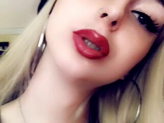 cutiepii33quinn onlyfans and finally decided to jerk off her shaved pussy