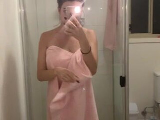 breelouisexoxo onlyfans blissful doll chatting in fries