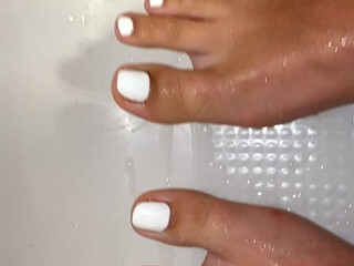 Vivian Taylor onlyfans narrow