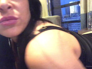 Victoria Summers onlyfans fucks herself in front of the webcam