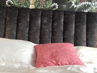 Victoria Summers onlyfans sultry confused talks in fries