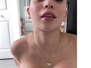 Veronica Victoria onlyfans cute babe rides a sex toy