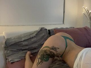 Veronica Victoria onlyfans skinny in stockings pulls pussy