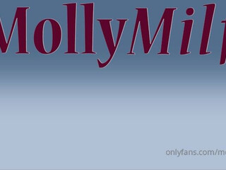 Molly Milf onlyfans chic striptease