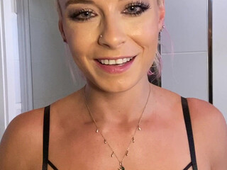 Mia Julia onlyfans blonde darling seductively rubs her cunt