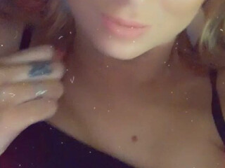 Madison Morgan onlyfans beautiful lady gently masturbates pussy