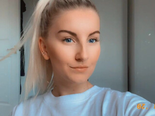 Lexi_xxox onlyfans busty  cam girl  masturbates cunt