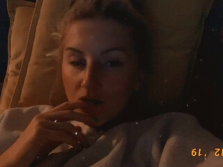 Lexi_xxox onlyfans busty cutie showed the cap