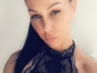 Laly Vallade onlyfans 30 april 2020