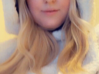 Kitten Kate onlyfans luxurious slut poses in sexy lingerie