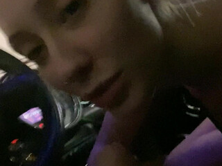 Kaylen Ward onlyfans with dildo relaxes her shaved vagina