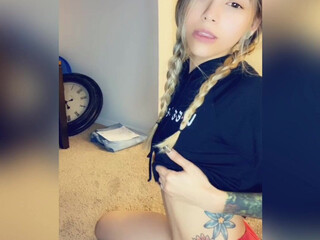 Kaylynn onlyfans masturbating with a tampon in pussy