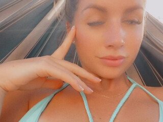 Kayla Sweet onlyfans black