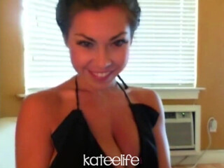 Katee Owen aka KateeLife onlyfans gorgeous teen showing off natural boobs