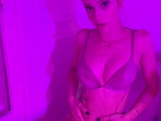 Kali Roses onlyfans luxurious slut poses in sexy lingerie