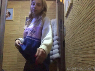 Julia Abrams onlyfans 04 October 2020