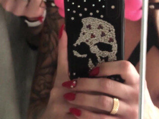 Julia Abrams onlyfans Piquant hide