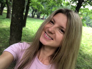 Gina Gerson onlyfans gorgeous lady caresses shaved vagina