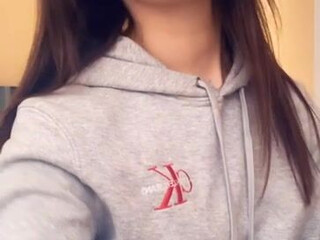 Ellie Leen onlyfans hot prostitute masturbating pussy with her hand